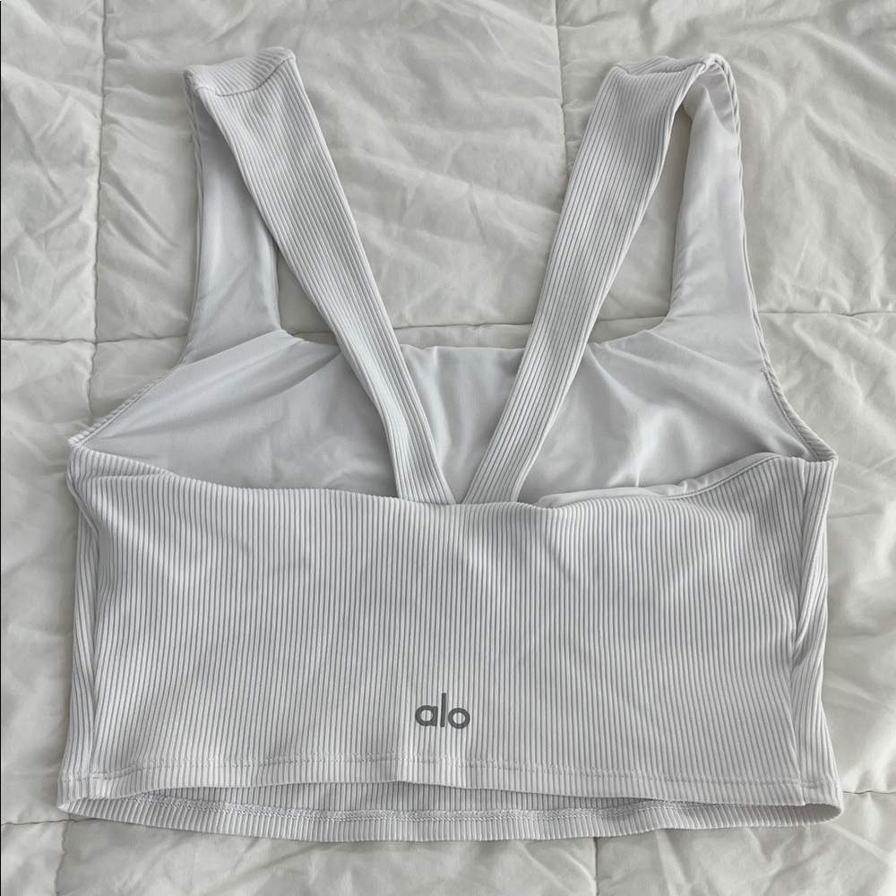 ALO Yoga White Ribbed V-Back cropped tank bra